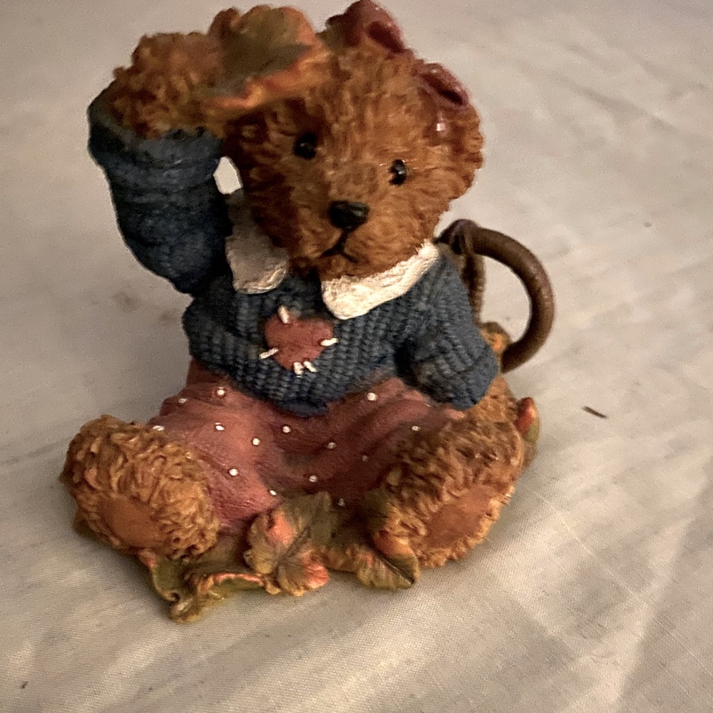 Cute vintage Home Interior bear figurine